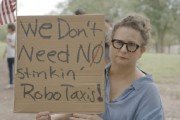 包头特斯拉在得州奥斯汀遭遇抗议活动：反对马斯克Robotaxi计划